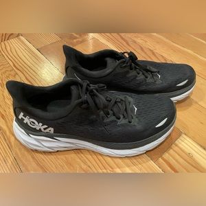 HOKA Women’s Clifton 8 (Size 7)
